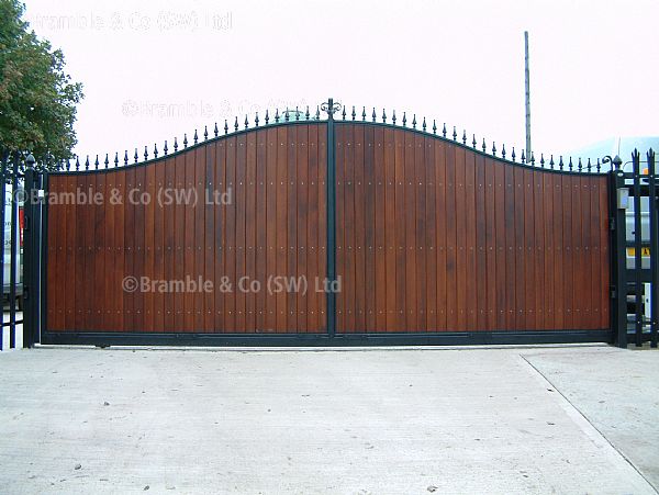 Electric Sliding Commercial Gate in Somerset
